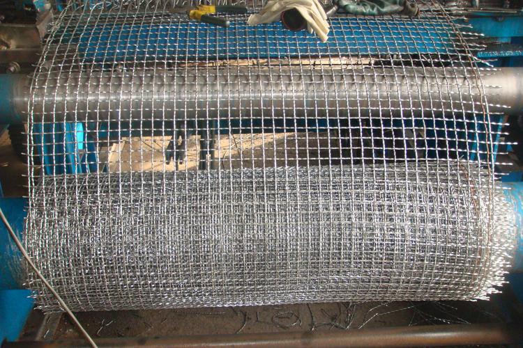 安平恒运丝网机械制造厂供应:轧花网机械,矿筛网机械